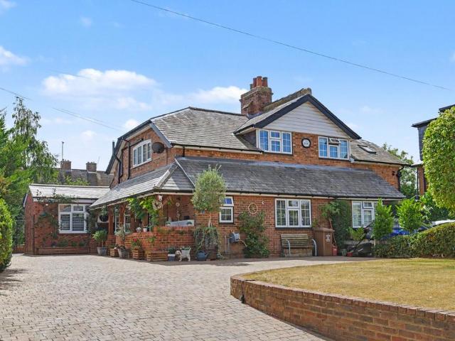 House for sale in Old Town, Shephall