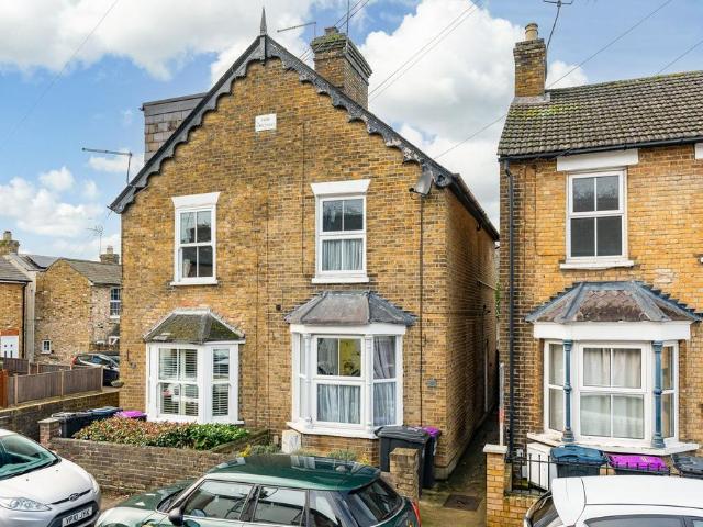 House for sale in Kings Hill, Colliers End