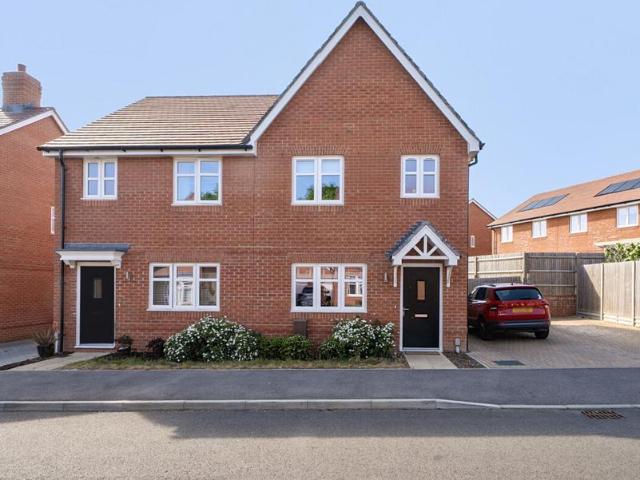 House for sale in Chichester, Littlecote