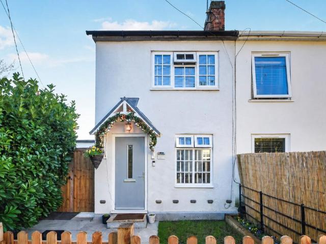 House for sale in Chipping Hill, Essex