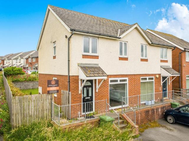 House for sale in Waun Fawr, Wales