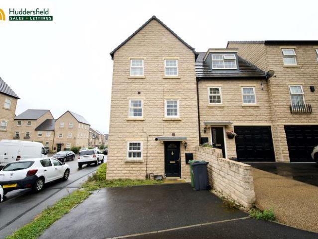 House for sale in Huddersfield, Kirklees