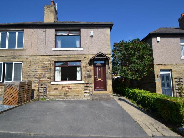 House for sale in Greengates, West Yorkshire