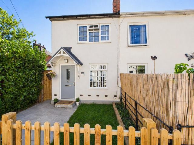 House for sale in Chipping Hill, Essex