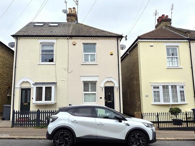 House for sale in East Barnet, Greater London
