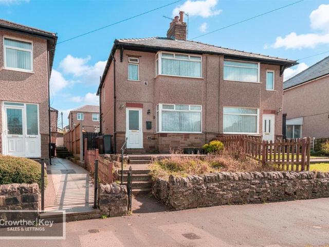 House for sale in Charlesworth, East Midlands