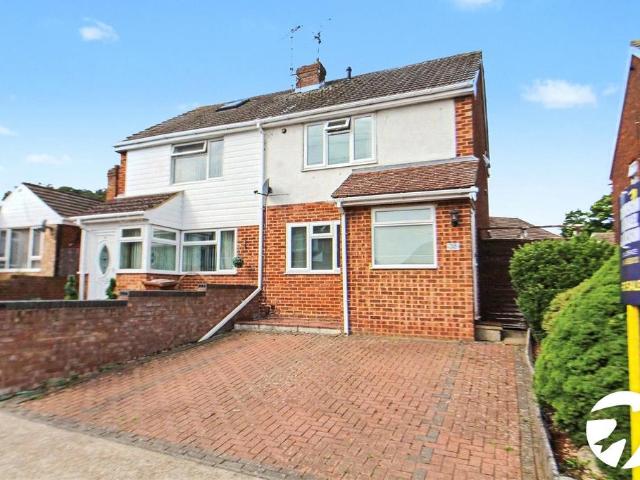 House for sale in Chatham