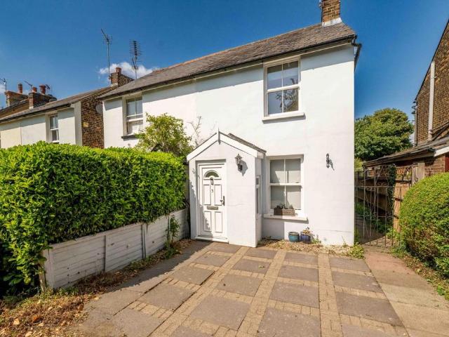 House for sale in High Barnet, Greater London