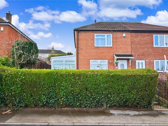 House for sale in Farsley, West Yorkshire