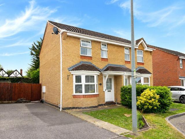 House for sale in Barton-le-clay, Bedfordshire