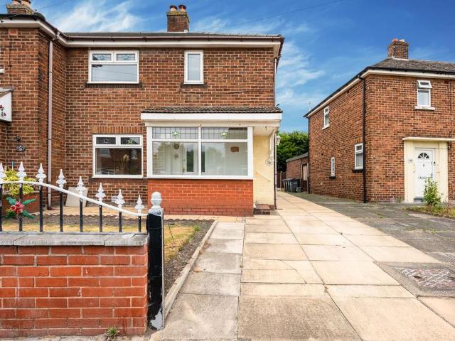 House for sale in Roby Mill, Lancashire