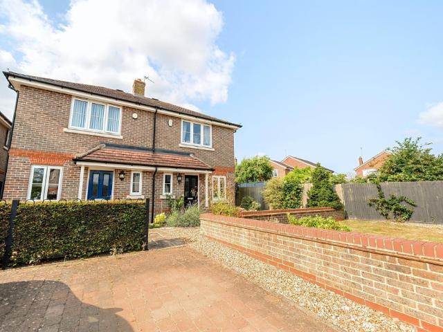 House for sale in Broughton, Aylesbury