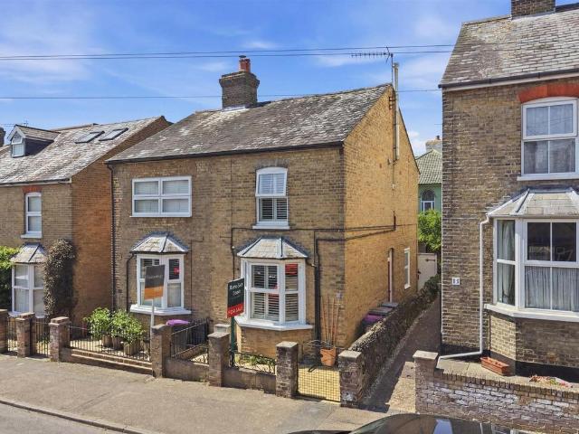 House for sale in Kings Hill, Colliers End