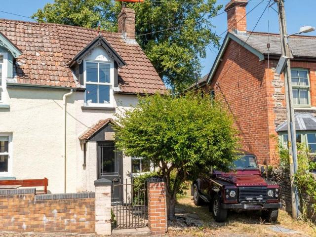 House for sale in Llanfoist Fawr, Govilon