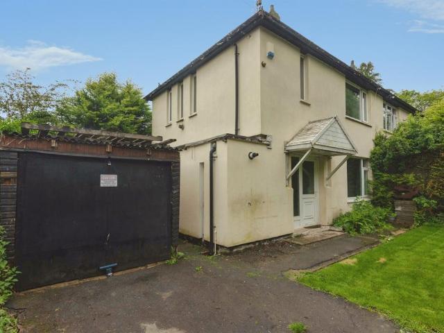 House for sale in Moor Allerton, West Yorkshire