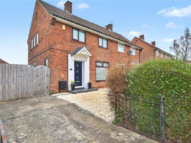 House for sale in Scholes, West Yorkshire