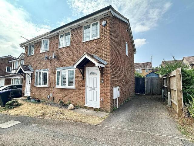 House for sale in East Hunsbury, Northamptonshire