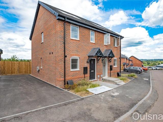 House for sale in Bromsgrove, Worcestershire