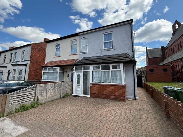 House for sale in Meols Cop, Southport