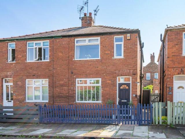 House for sale in High Field, York