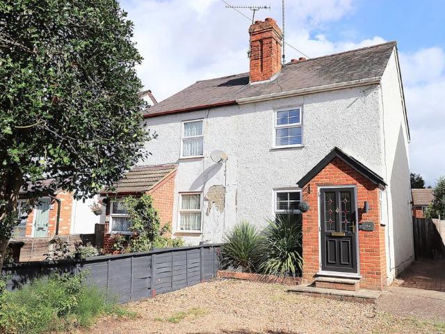 House for sale in The Crescent, Farnborough