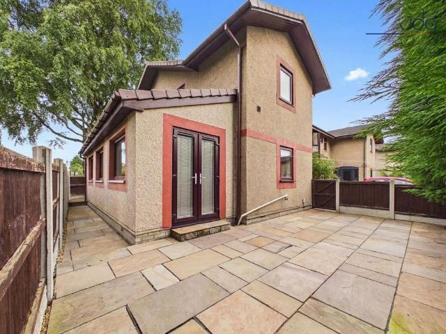 House for sale in Greaves, Bare
