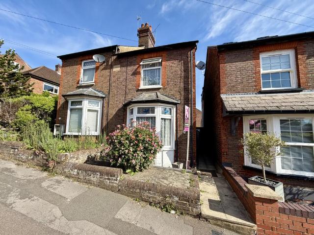 House for sale in The Image, Pouchen End