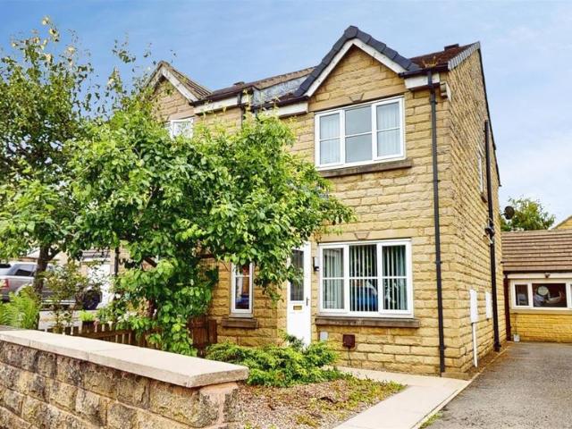 House for sale in Westwood Park, West Yorkshire