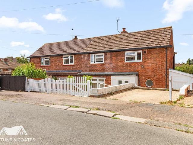 House for sale in Coopersale Street, Epping