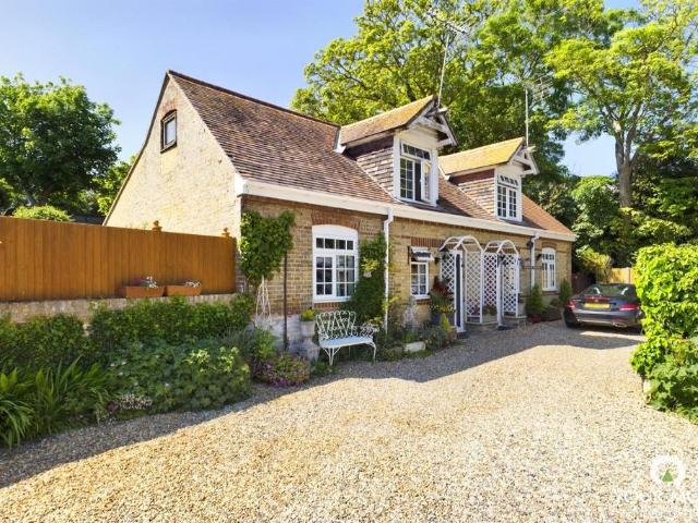 House for sale in Acol