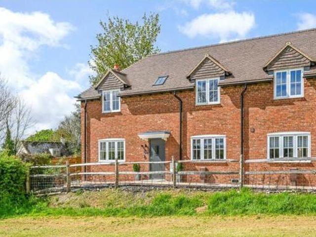 House for sale in Arundel, Clapham