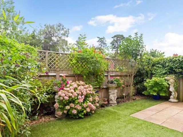 House for sale in Ascot