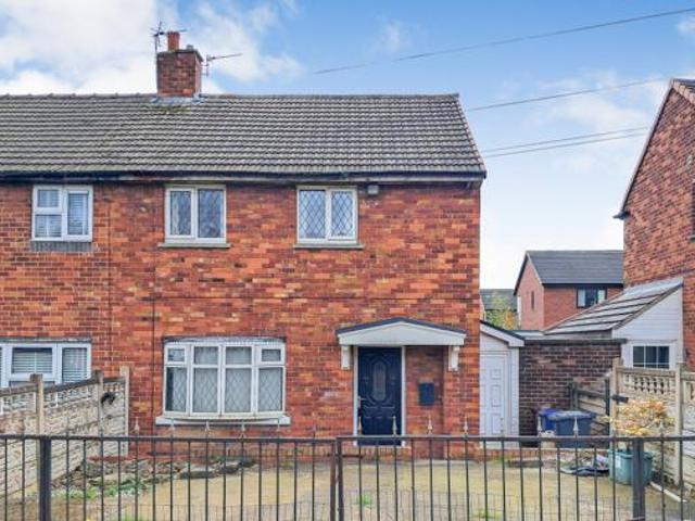House for sale in Royston, South Yorkshire