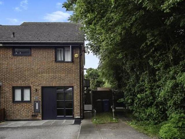 House for sale in Badgers Dene, Grays