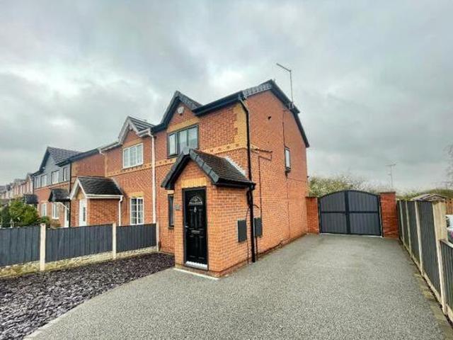 House for sale in Royston, South Yorkshire