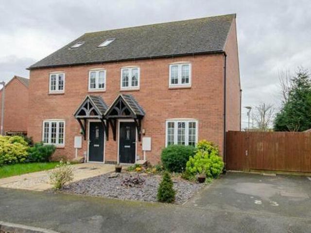 House for sale in Overslade, New Bilton