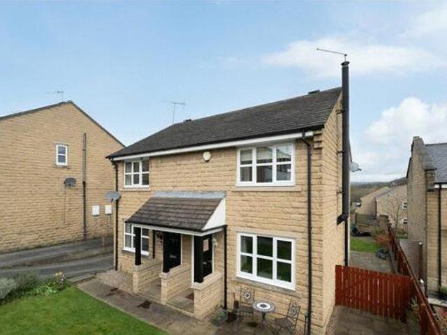 House for sale in Greengates, West Yorkshire