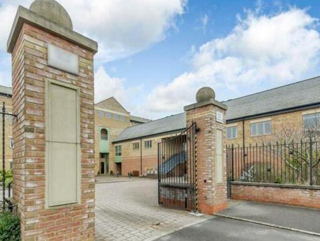 House for sale in Brayford, Lincolnshire