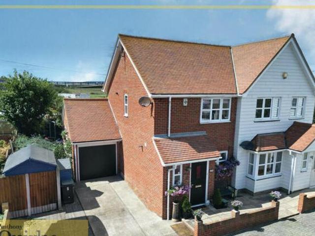 House for sale in Canvey Island