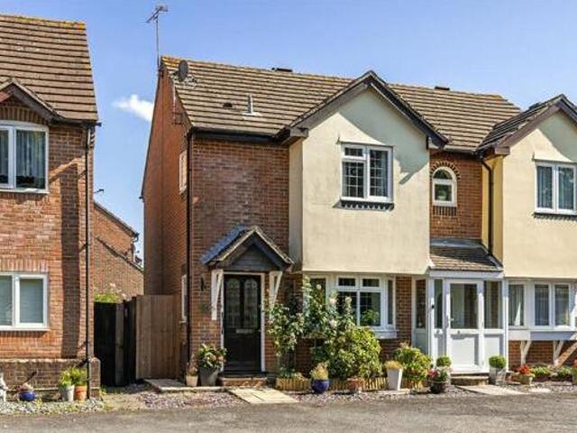 House for sale in Hillview, Surrey