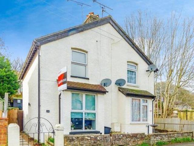 House for sale in Hillview, Surrey