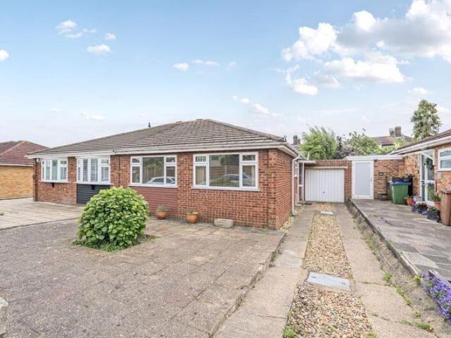 Semi Detached House for sale in New Eltham Semi Detached House for sale in New Eltham