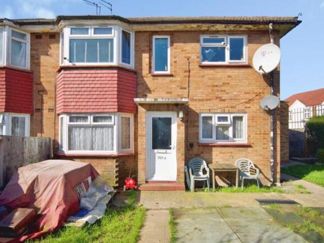 Maisonette for sale in Cat Hill