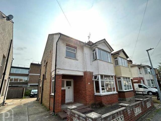 House for sale in Dale Hill, Essex