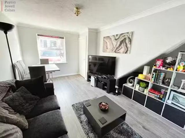 House for sale in Taibach