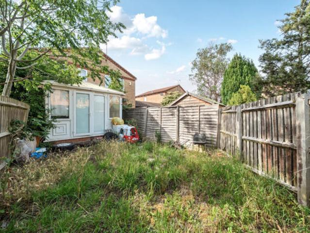 Farm for sale in Thamesmead, Greater London