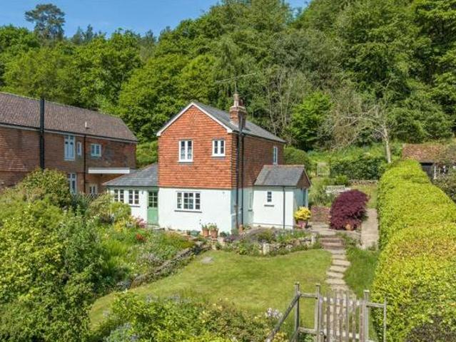 House for sale in Pachesham Park, Surrey