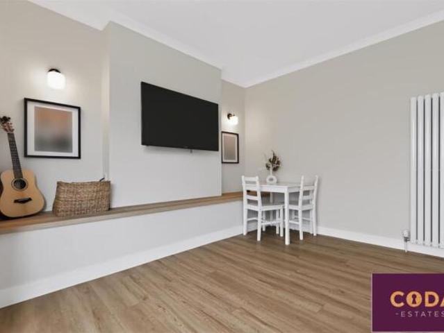 Farm for sale in Knightswood, Scotland