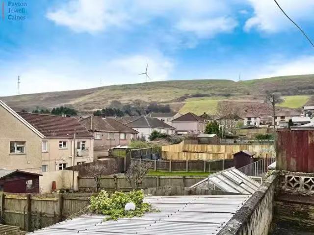 House for sale in Taibach