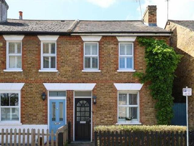 House for sale in Esher Place, Elmbridge